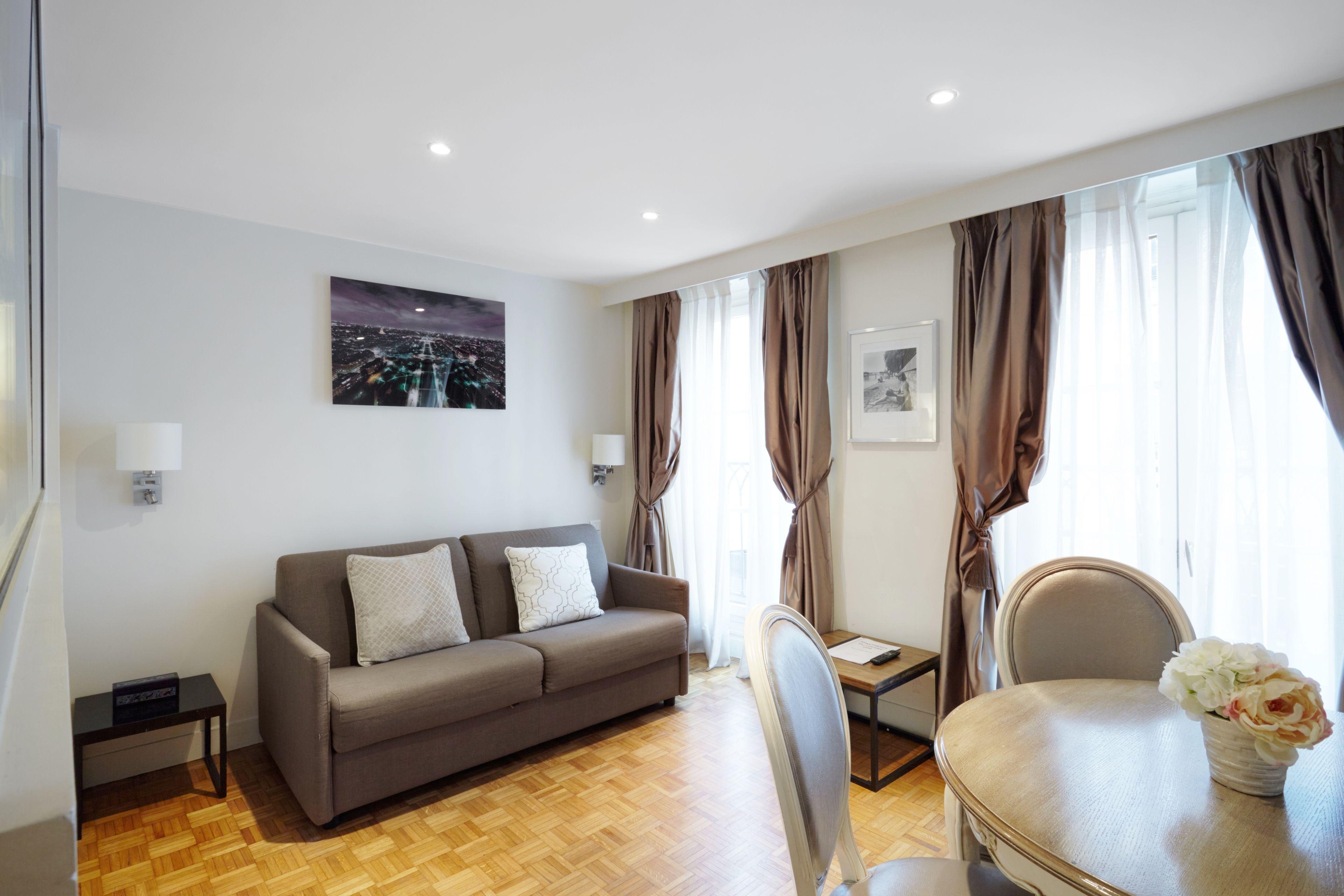 Du Louvre St Honoré