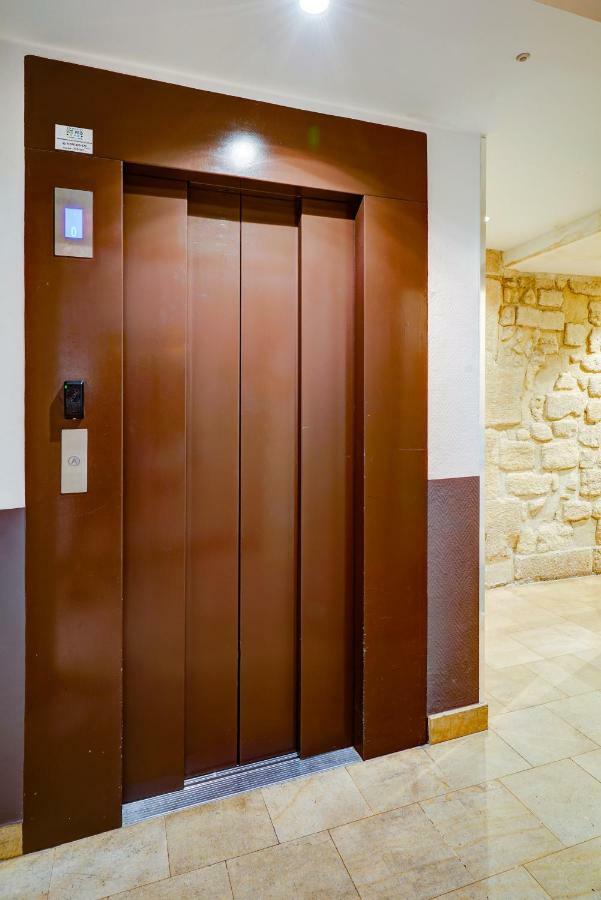 Du Louvre St Honore *